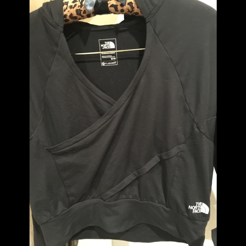 The North Face Flashdry, Crop Pullover with Hoodie